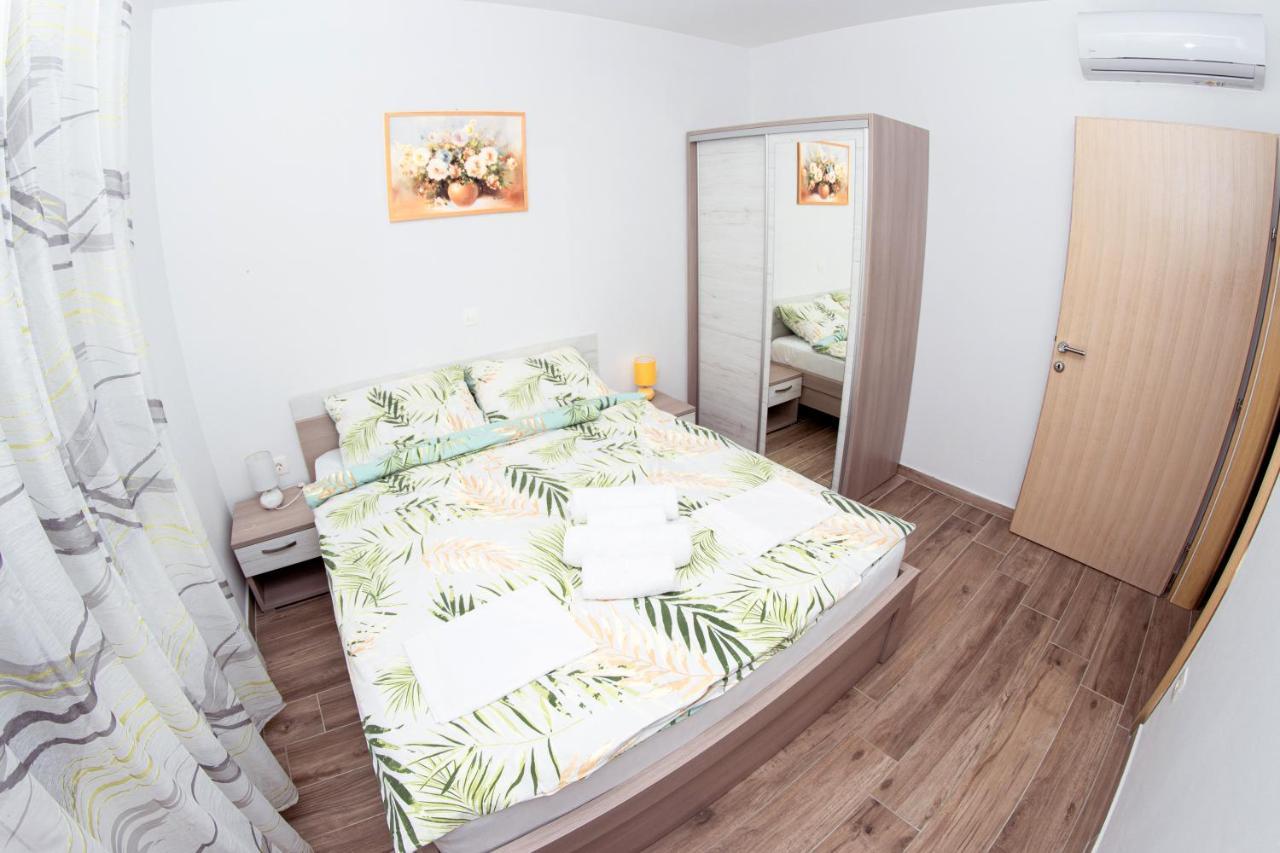 Apartmani Mijo, Biograd Na Moru Exterior foto